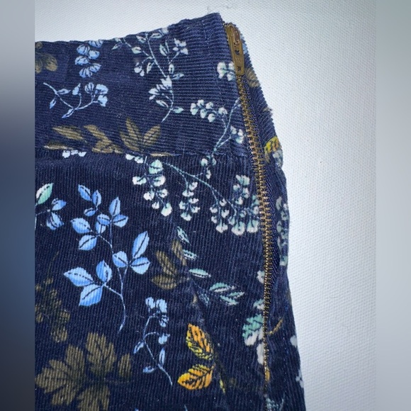 Talbots Women’s Navy Blue Corduroy Pencil Skirt Size 8 Floral Leaf Print Stretch - Picture 4 of 8